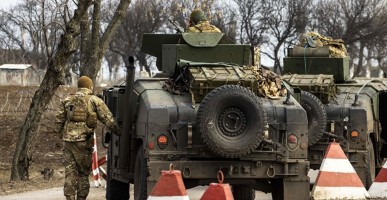 Ukrayna'da Rusya Saldırıları Durmuyor! Sokağa Çıkma Yasağı Uzadı