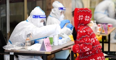 Çin'de Koronavirüs Tekrar Yükseldi! Bir Şehir Tekrar Karantinada