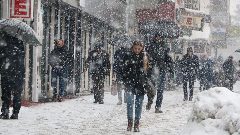 Meteroloji Uyarı Üstüne Uyarı Yaptı! Kar Yağacak Ve Günlerce Sürecek Önleminizi Alın
