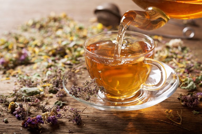 Kışın her türlü hastalığa karşı sizi koruyacak kış çayı tarifi! Malzemeleri doğadan toplayın!