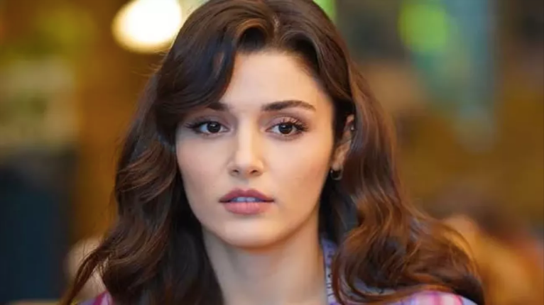 Ne Yaptın Kendine Hande! İmaj Değiştiren Hande Ercel'i Takipçileri Tanıyamadı! Google Bile Bulamadı