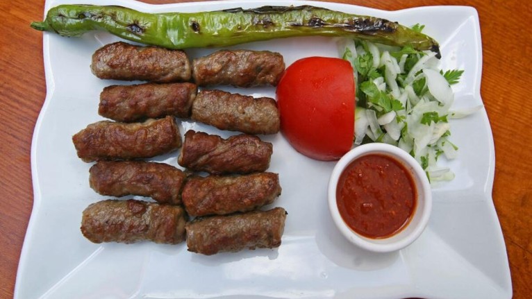 Tekirdağlı Aşçılardan Has Tekirdağ Köftesi Tarifi! Kim Yerse Yesin Tarif Almadan Evinizden Ayrılmayacak!