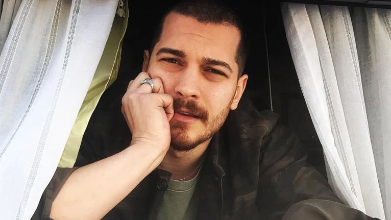 Çağatay Ulusoy'un Sevgilisi Şifanur Gül'den Açıklama Geldi! O da Artık Bu Dizide Oynayacak