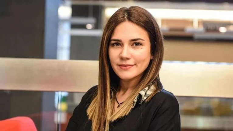 Alişan'ın Eşi Buse Varol Ünlü Olmanın Yolunu Buldum Dedi! İç Çamaşırlı Pozlarıyla Yürekleri Hoplattı Esmer Bomba Yine Durmuyor