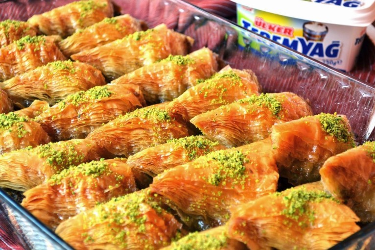 10 Dakikada Kaymaklı Şöbiyet Tarifi Elti Çatlatıyor Kaynana Kudurtuyor! Böyle Lezzetlisini Daha Önce Kimse Yemedi!