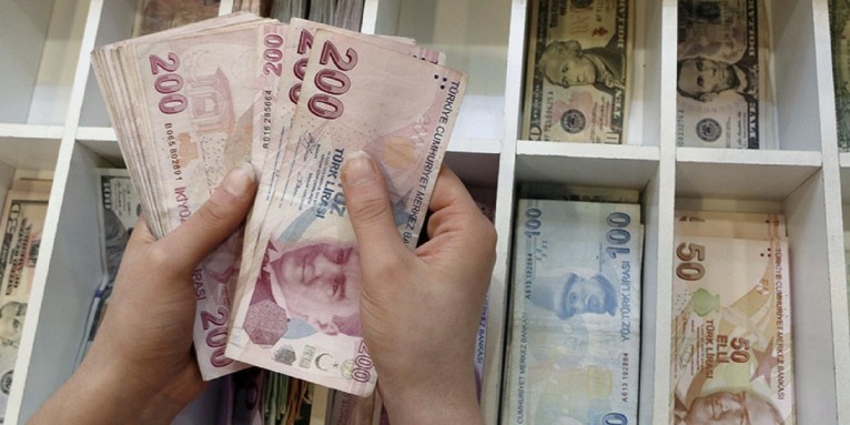 Geliri Olmayanlara Kredi Müjdesi! Kefilsiz Parayı Baba Bile Oğluna Vermiyor Bu Bankalara Gidenlerin Hemen Hesabına Yatacak
