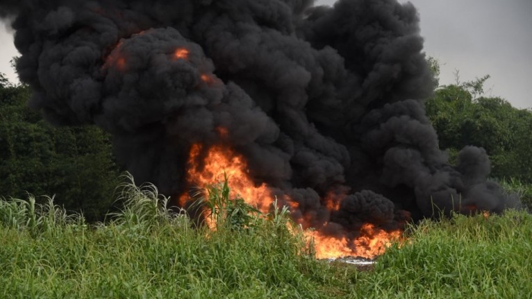 Petrol Rafinerisinde Meydana Gelen Patlama Sonucu 100'den Fazla Kişi Hayatını Kaybetti