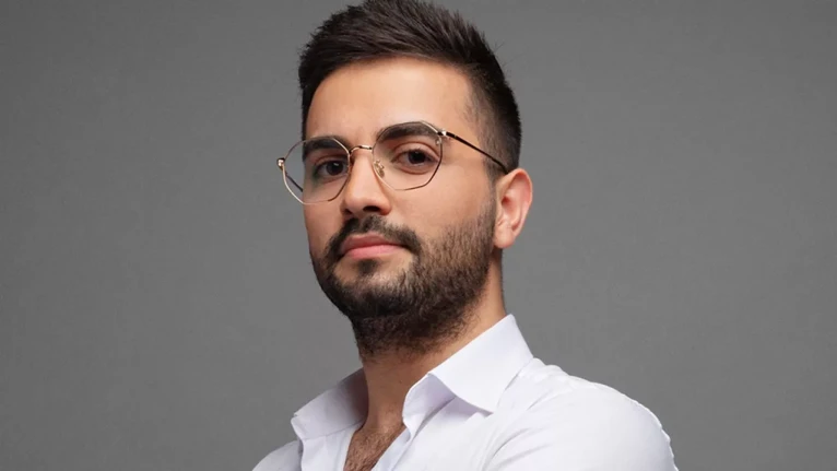 En Hamarat Benim Kadir Ezildi'nin sevgilisi ortaya çıktı! Görenler parmak ısırdı 'çok yakışmışlar'