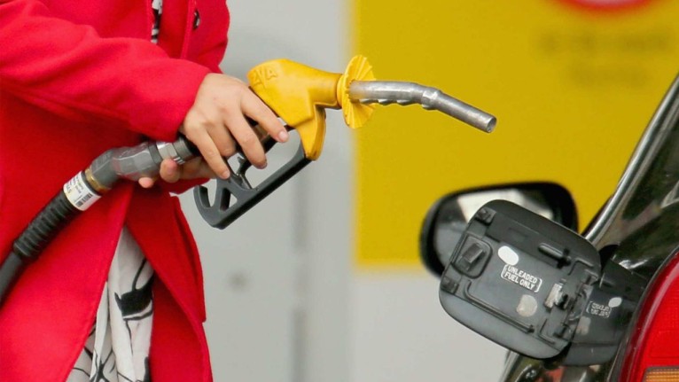 Akaryakıt fiyatları yeniden değişti! Benzine indirim haberi geldi işte yeni motorin ve benzin fiyatları
