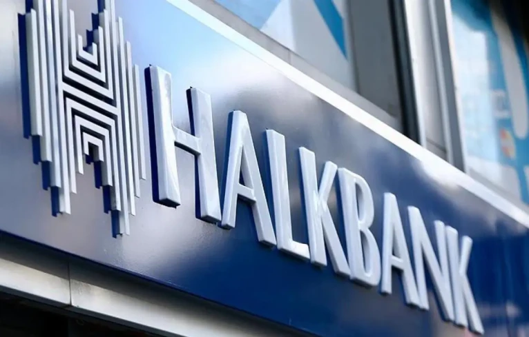 Ay sonunu getirmekte zorlananlar Halkbank yardıma yetişti! İhtiyacı olana düşük faizle 100 Bin TL'ye kadar kredi imkanı