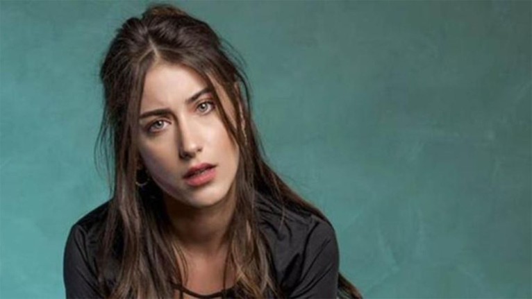 Hazal Kaya'dan Büyük İtiraf! Senaryo Okumaya Gittim İlişki Yaşadım Sözleri Şok Etti!