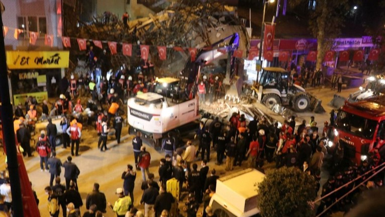 Malatya'da Çöken Binada İzinsiz Tadilat Yapıldığı Ortaya Çıktı! 3 Kişi Göz Altına Alındı!