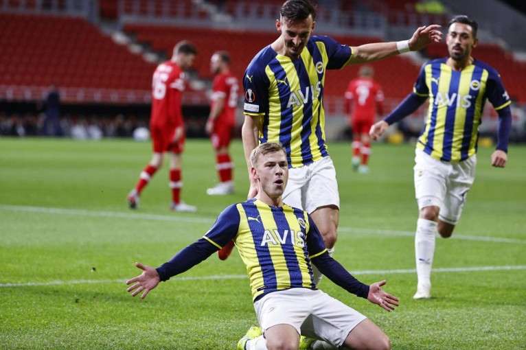 Fenerbahçe Avrupa'da Fırtınalar Estirdi! Antwerp 0 - 3 Fenerbahçe