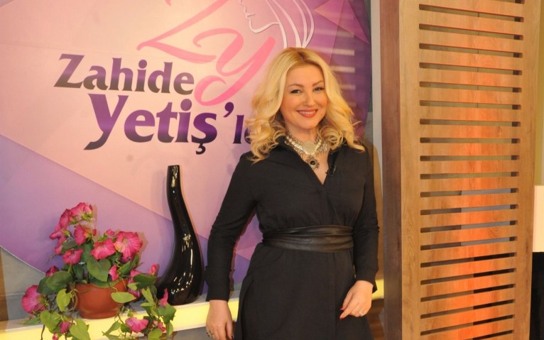 Zahide Yetiş'den Hamilelik Müjdesi! 42 Yaşındaki Ünlü Sunucu Yeniden Anne Olmaya Hazırlanıyor!